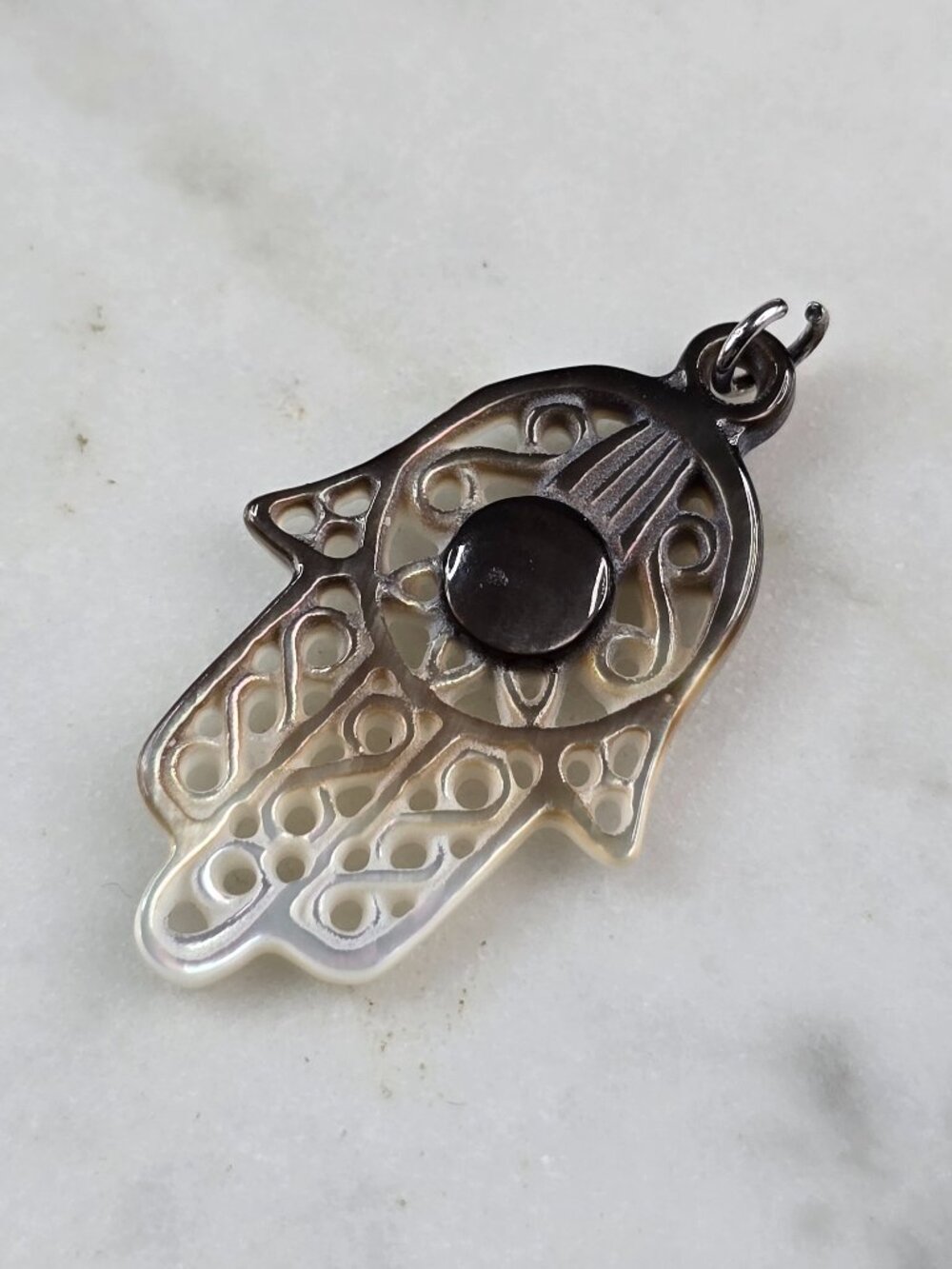 Womens Mother of Pearl ? Religious Hamsa Hand Pendant E3043